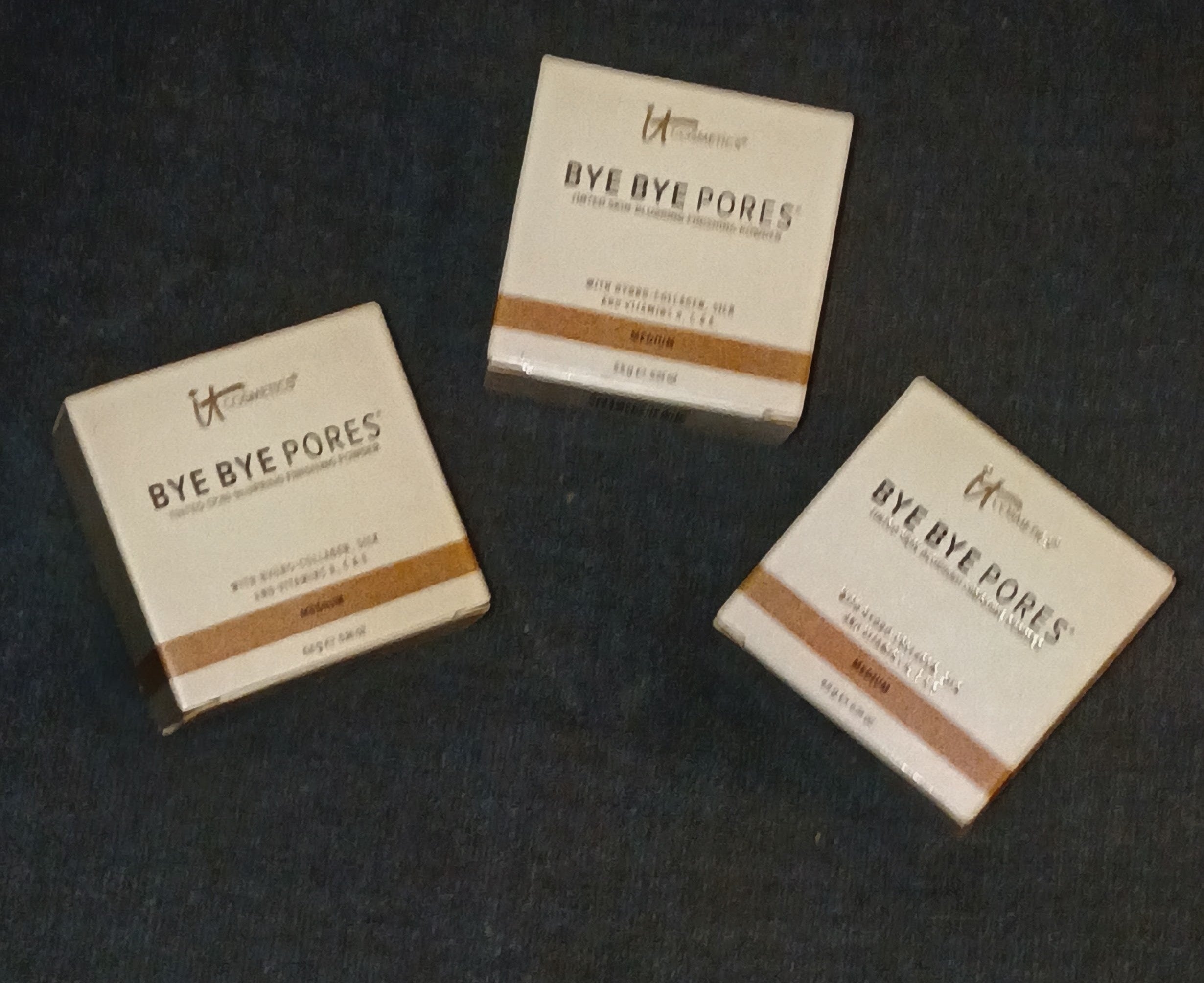 3ct IT Cosmetics Bye Bye Pores Pressed Powder Medium